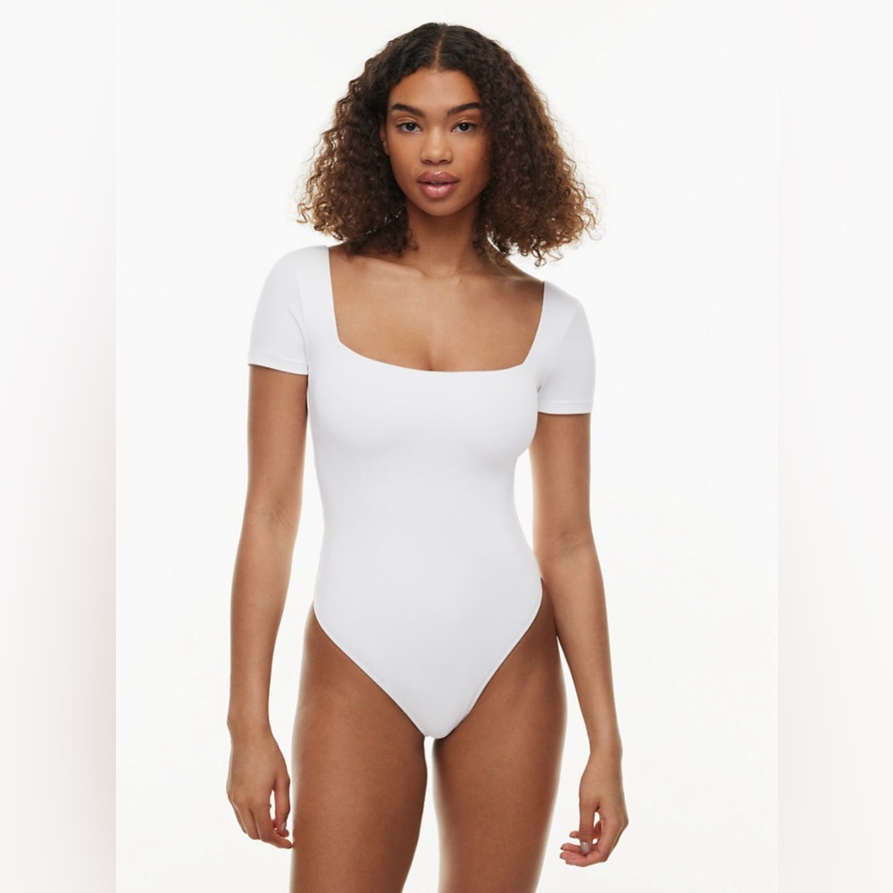 Aritzia Contour Squareneck Shortsleeve Bodysuit Size XS